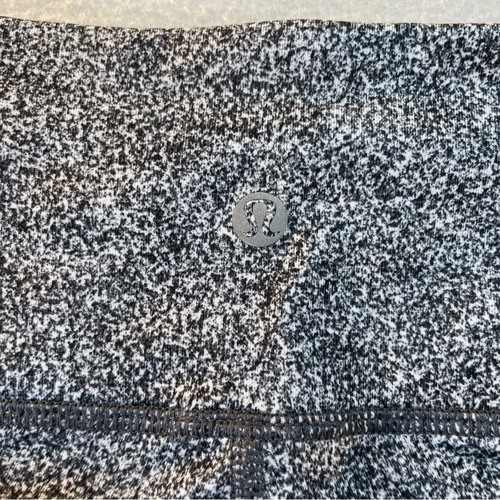 Lululemon Women’s Cropped Leggings Size 4